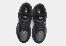 New Balance 2002R Shoes in and Dark UK 3