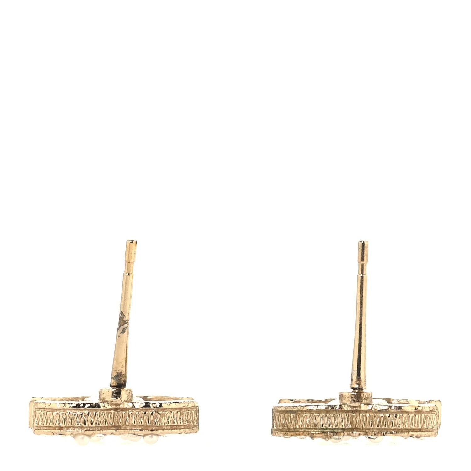 CC Charms Stud Light 3