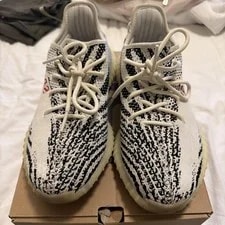 Yeezy Boost 350 V2 Low Adidas - Size 8.5 (Bought on Goat App) 4