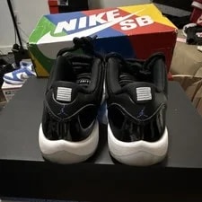 Jordan Air 11 ’S Low Top Lace-Up 4
