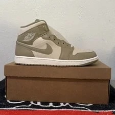 Size 10.5 - Air Jordan 1 Mid Legend 4