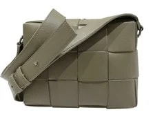 Bottega Veneta — Bottega Veneta Cassette Camera Maxi Greige — Handbag — resale