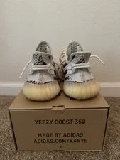 Yeezy V2 Size 8.5 ’s Used in Good Condition 4