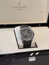 Patek Philippe Aquanaut Black Dial on Strap 5167A-001 Complete 2023 4