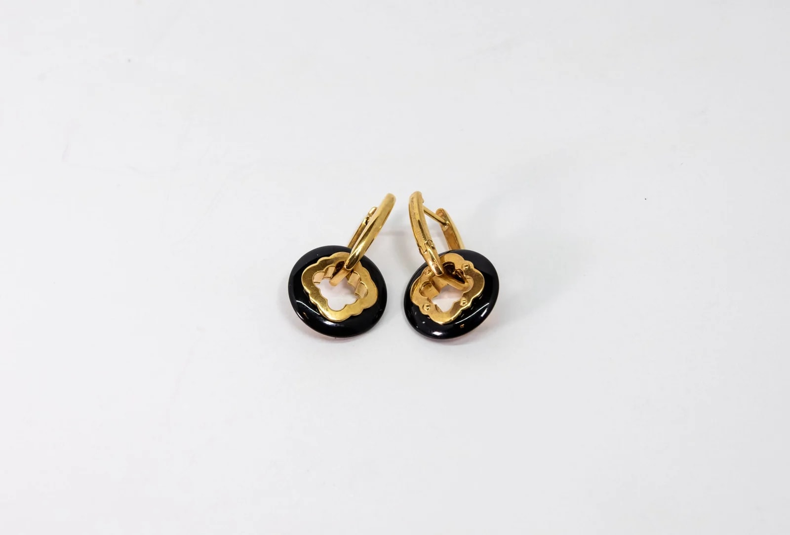 Worldofluxuryus — Carrera Y Carrera Granada 18K Yellow Gold Earring — Watch — resale