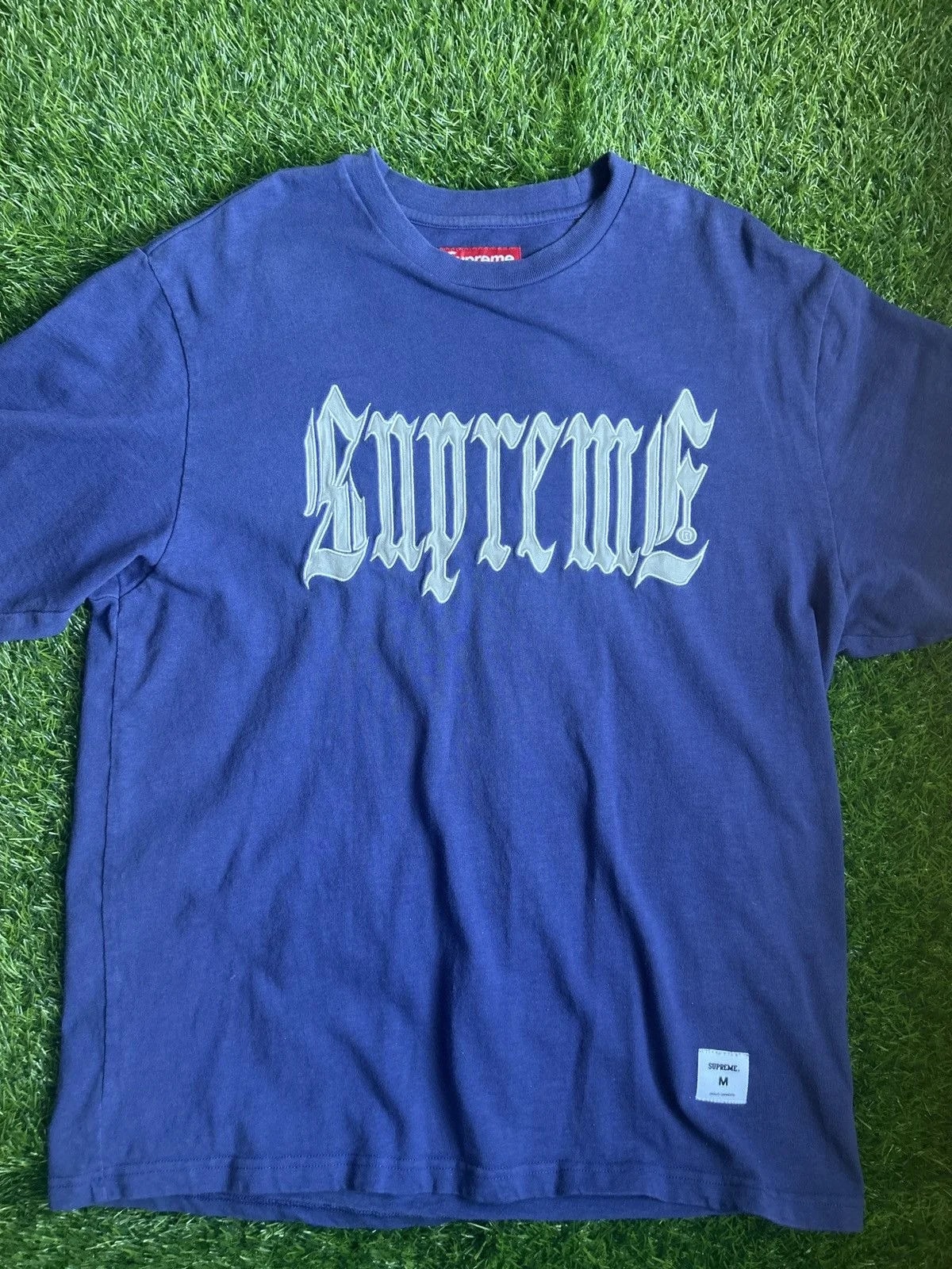 Supreme ‘Old English’ Tee () 2