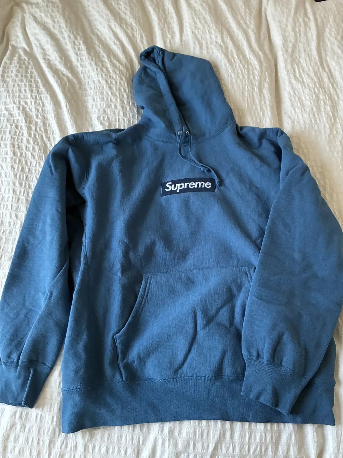 Supreme — Supreme Box Logo Hoodie 2023 — streetwear — resale