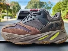 Yeezy 700 Sz11.5 3