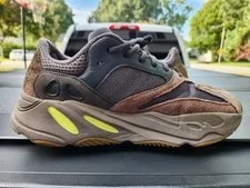 Yeezy 700 Sz11.5 4