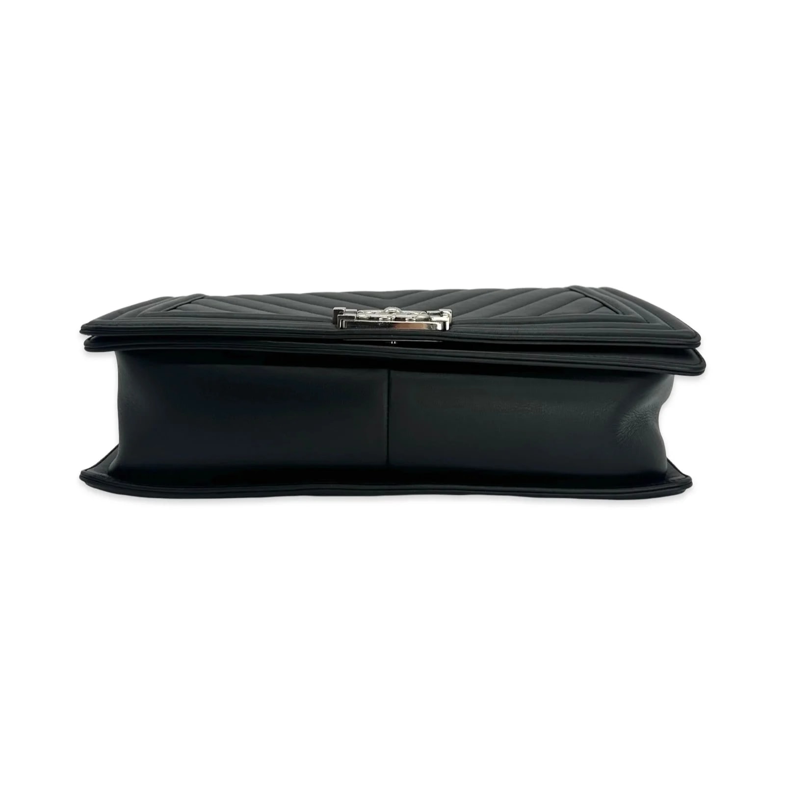 Chanel Chevron New Medium Boy 4
