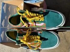 Vans Old Skool the Simpsons Moe's Tavern VN0A4BV521L 2
