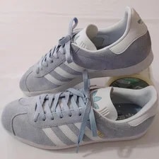 Adidas — Adidas Gazelle Low Top Lace-Up / Solid — Sneaker — resale