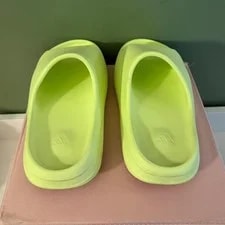 Yeezy and Slides 4