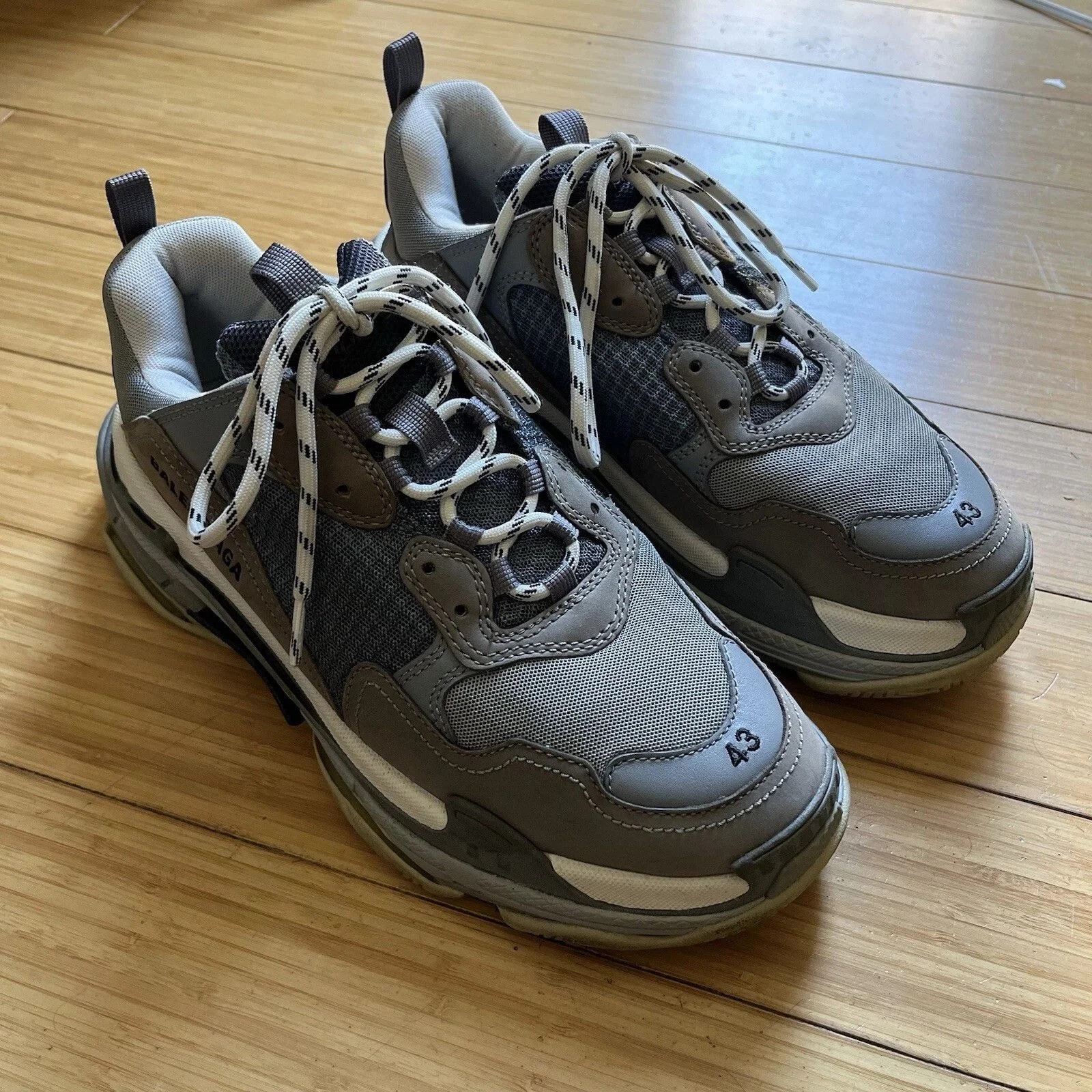 Balenciaga — Balenciaga Triple S 43 First Colorway! — Sneaker — resale