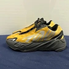 Size 5 - ’S Yeezy Boost 700 Mnvn Flux 4