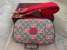 Gucci — Gucci Apple Print Marmont Small Supreme & Strap 574886 — Handbag — resale