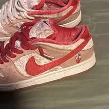 Nike SB Dunk Low Strangelove / / Low Top Skate Heart 2