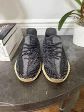Yeezy Boost 350 V2 Excellent Condition 2