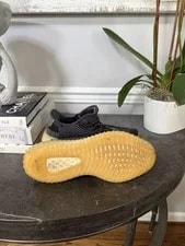Yeezy Boost 350 V2 Excellent Condition 3