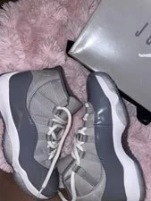 Jordan Air 11 Mid Top / Lace-Up Basketball 2