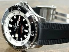 Breitling SuperOcean 42 Automatic Black Dial on A Rubber Dive Strap Box Papers 4