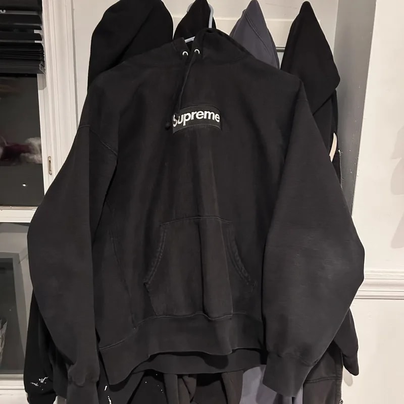 Supreme — Supreme 2023 Box Logo Hoodie — streetwear — resale