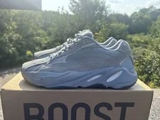 Yeezy Boost 700 V2 Hospital / Low Top Lace-Up 3