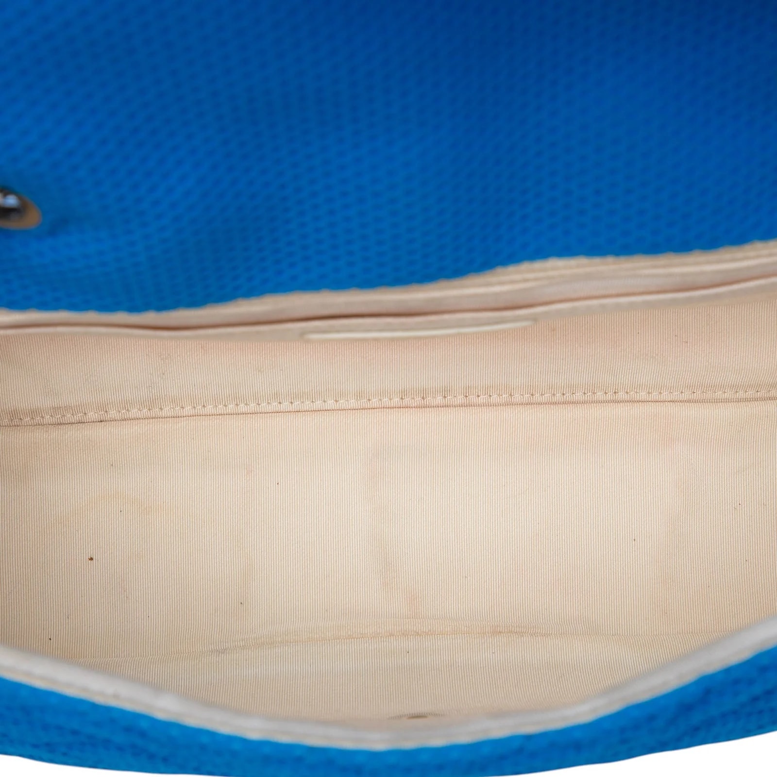 Classic Perforated Single Flap 4