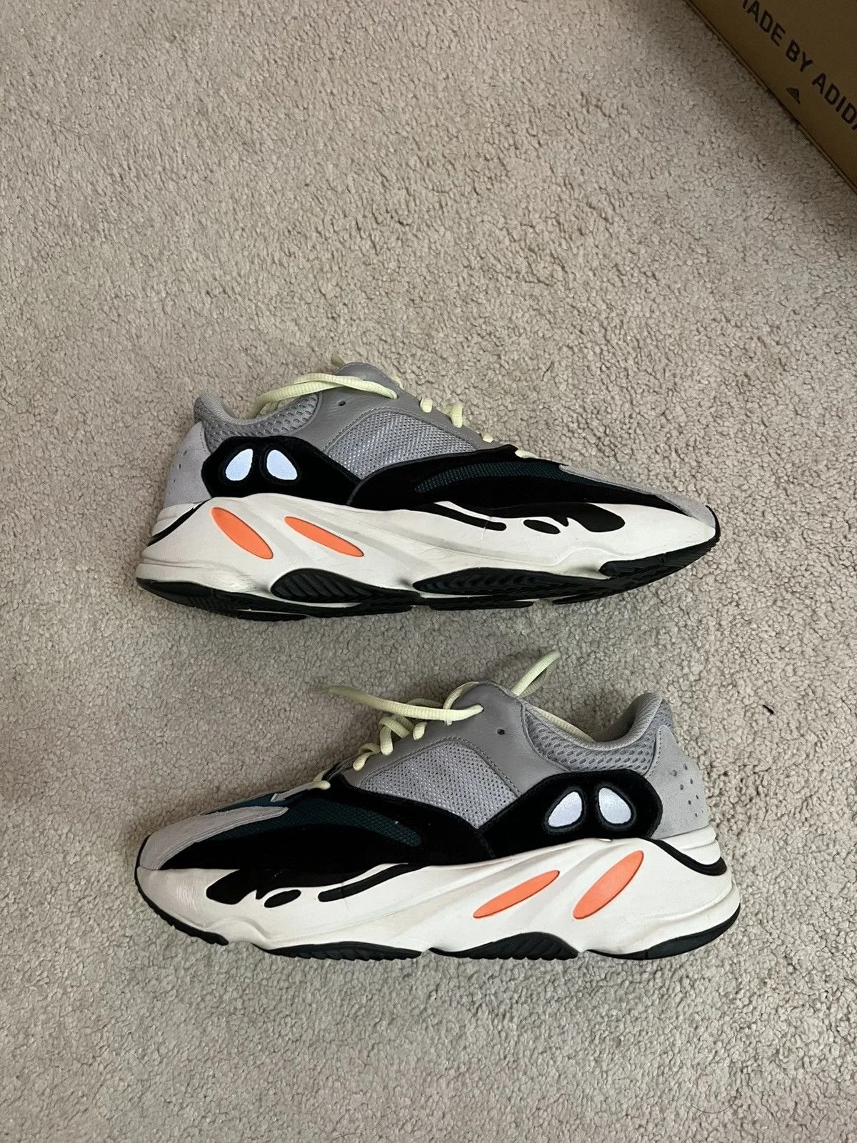 Yeezy — Yeezy Boost 700 Waverunner — Sneaker — resale