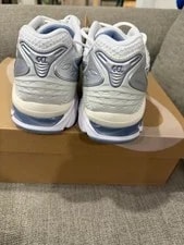 Asics GEL-Kayano 14 /Light 4