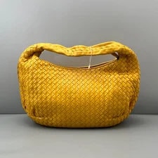 Bottega Veneta — Bottega Veneta Pouch Bag35*23*2 — Handbag — resale