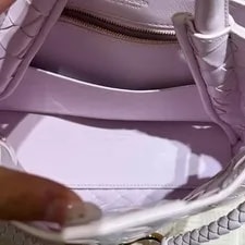 Bottega Veneta — Bottega Veneta Andiamo Small Official — Handbag — resale