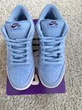 Nike SB — Nike SB Dunk Low Philadelphia Phillies Valor — Sneaker — resale