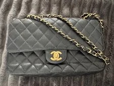 Chanel — Authentic Medium Chanel Classic Flap Hardware 2005 — Handbag — resale