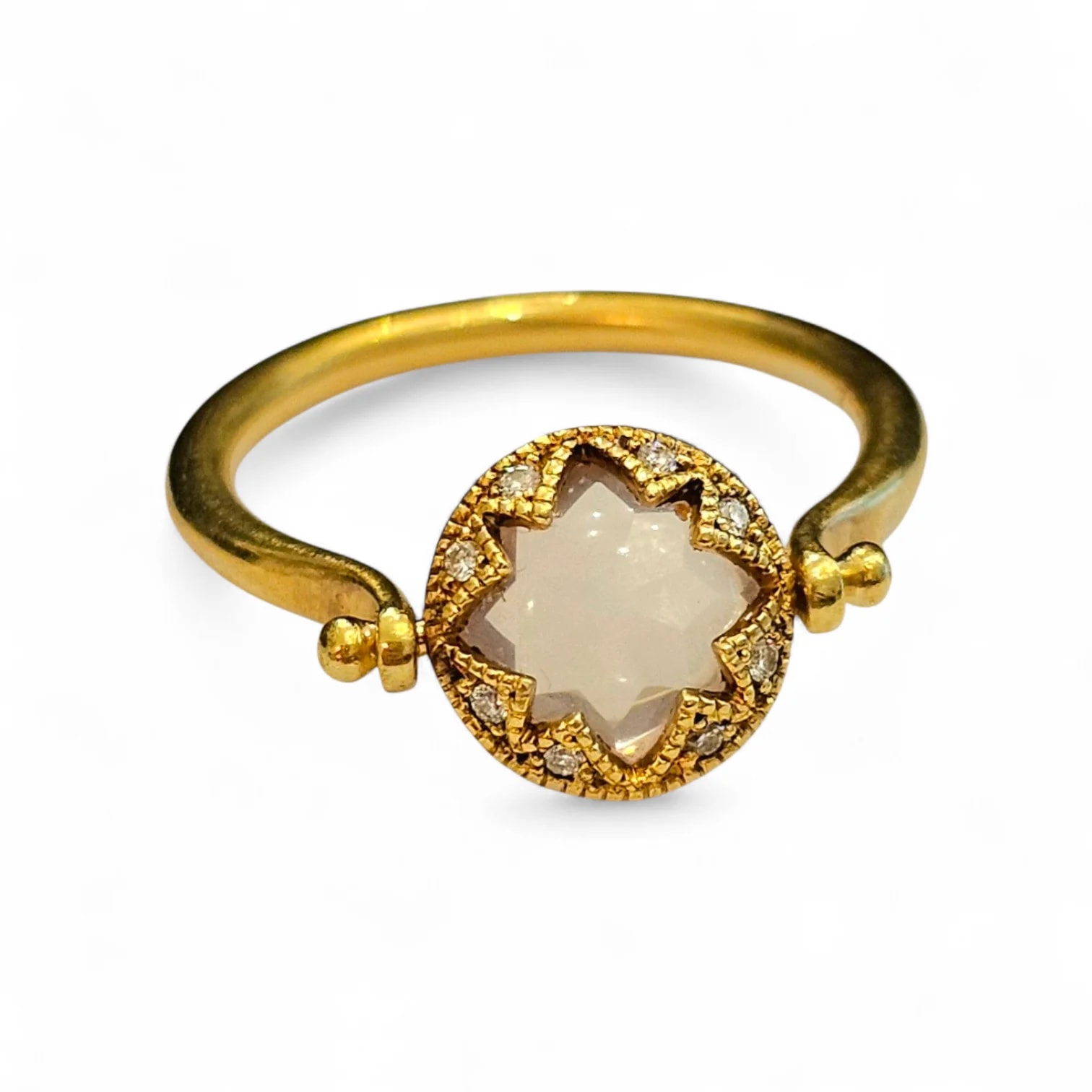 HUM Yellow Gold 18ct Fine Jewellery 2