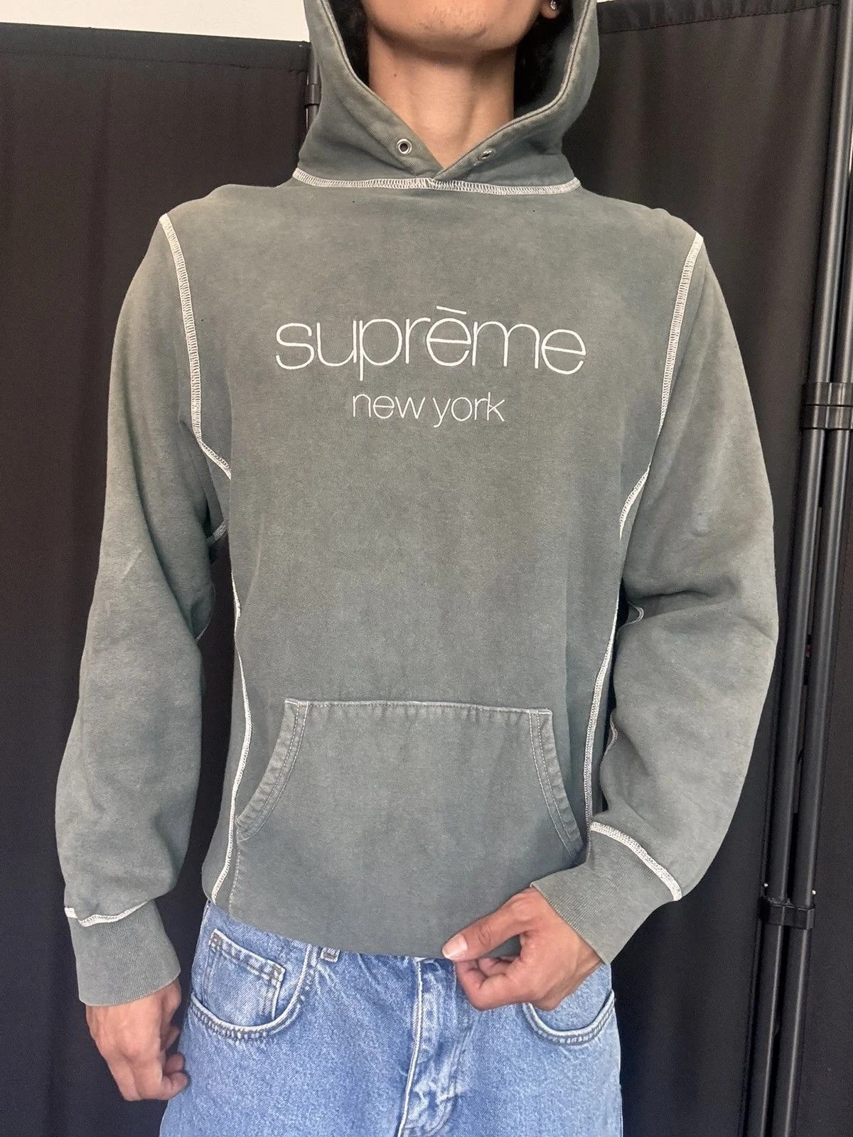 Supreme New York Contrast Stitch Hoodie 2