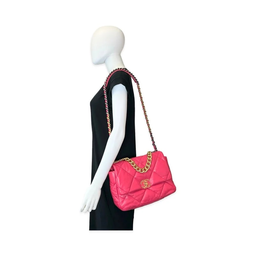 Chanel Medium 19 2