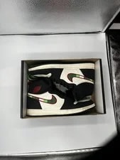 Air Jordan — Air Jordan 1 Retro High OG Sports Illustrated A Star Is Born — Sneaker — resale