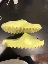 Yeezy Slide “ Glow” – Size 11 – , Great Condition 2