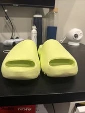 Yeezy Slide “ Glow” – Size 11 – , Great Condition 3