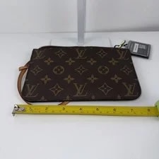 Louis Vuitton Accessory Neverfull 281-052625 3