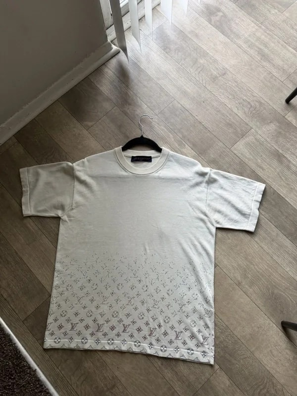 Louis Vuitton — Louis Vuitton Embellished Short Sleeve — streetwear — resale
