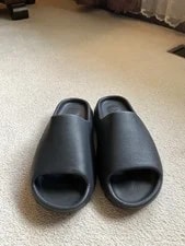 Size 10 - Yeezy Slide 3