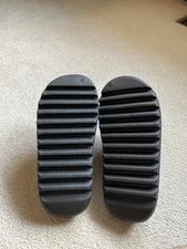 Size 10 - Yeezy Slide 4