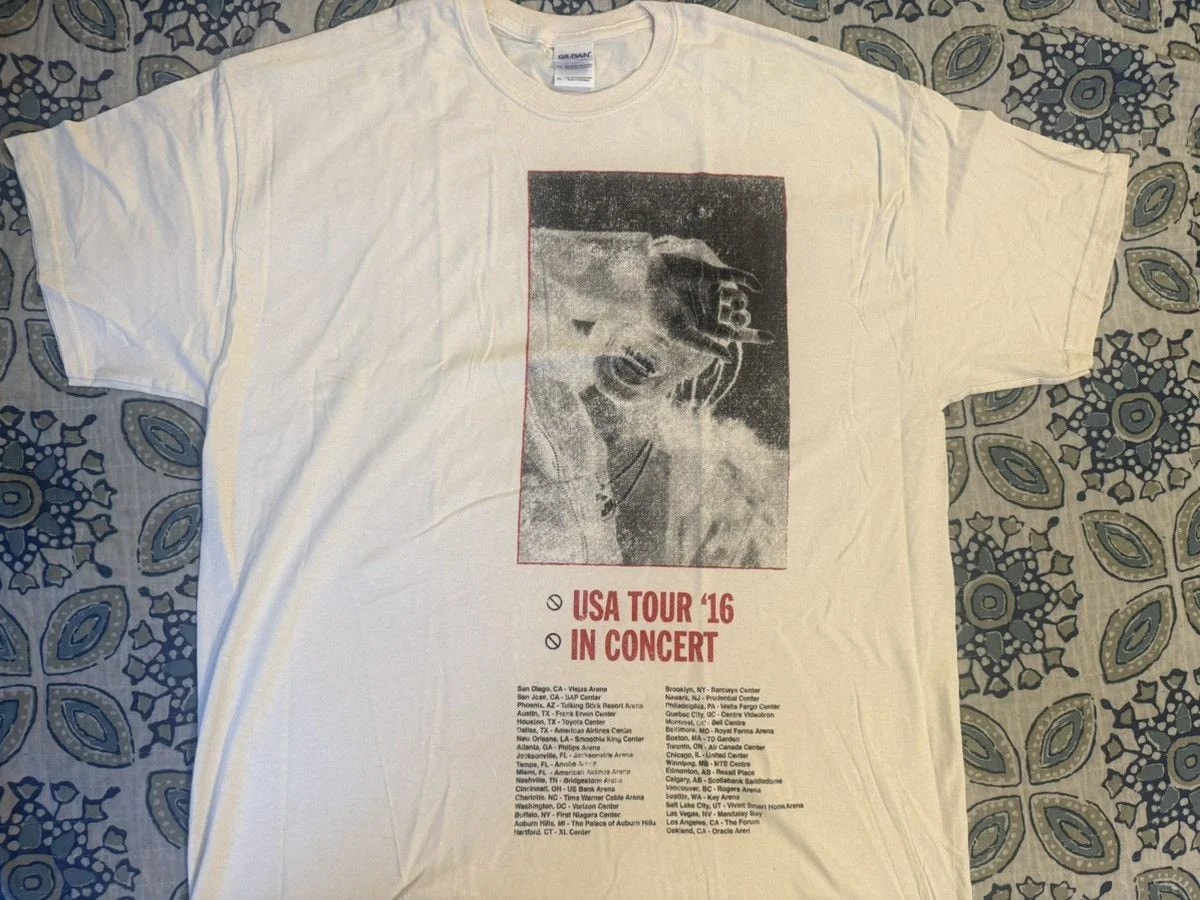 Travis Scott — Rodeo USA Tour 2016 in Concert Graphic T-Shirt — streetwear — resale