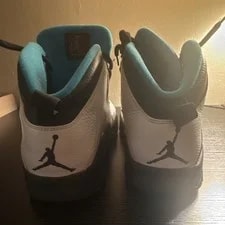 Jordan Air ’s Mid Top Lace Up 4