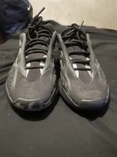 Yeezy 700Men's Low Top Lace-Up Athletic Sole APE 779001 2