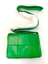 Bottega Veneta Maxi Candy Cassette Management Num 4