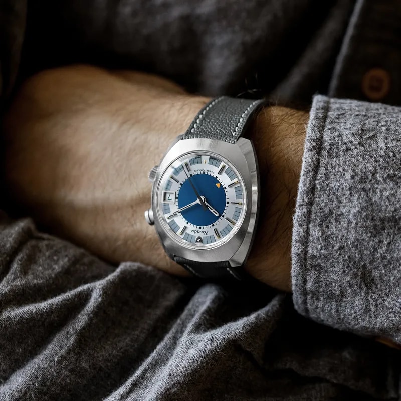 1970s Nivada Alertamatic Ref. 9751 in Stainless Steel 2
