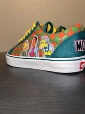 Vans X the Simpsons Old Skool 'Moe's Tavern' 3
